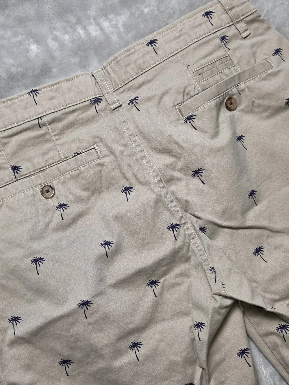 Hudson & Barrow Palm Tree Print Chino Shorts Men’s Size 32 Beige Casual
